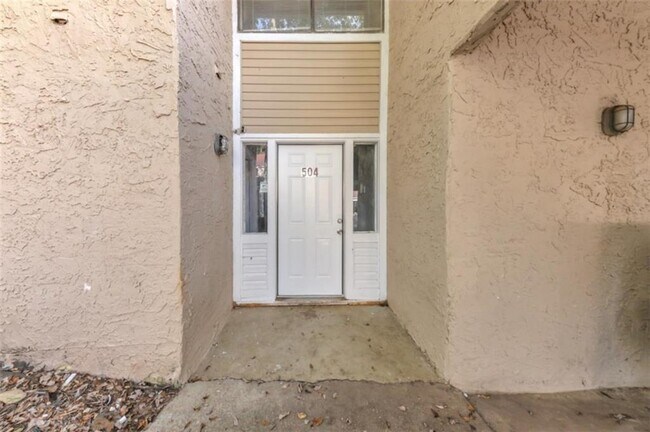Building Photo - 3575 Oakvale Rd