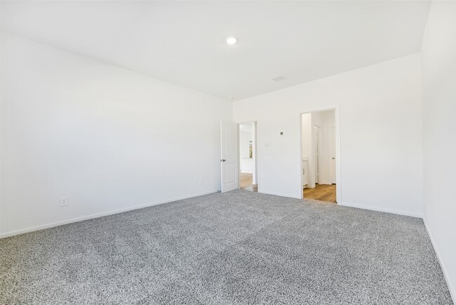 Building Photo - 3930 El Vaquero Ct