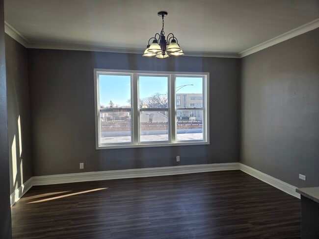 Building Photo - 2822 W Marquette Rd