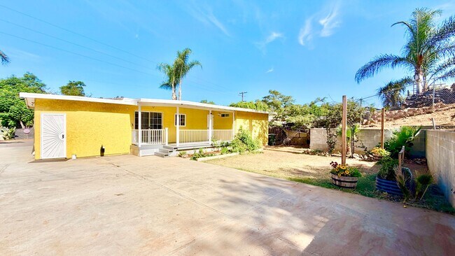 Building Photo - 1280 Alturas Rd