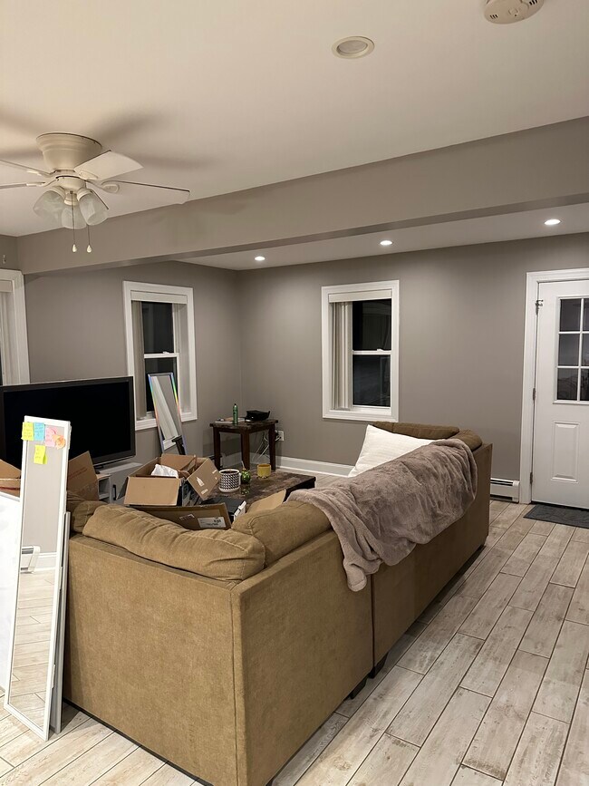 Building Photo - 763 S Aurora St