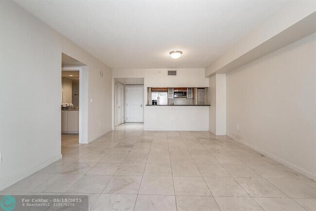 Building Photo - 610 W Las Olas Blvd