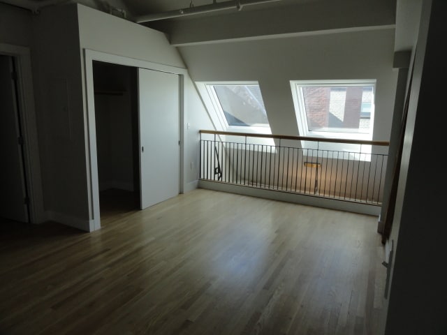 Building Photo - 537 Congress St
