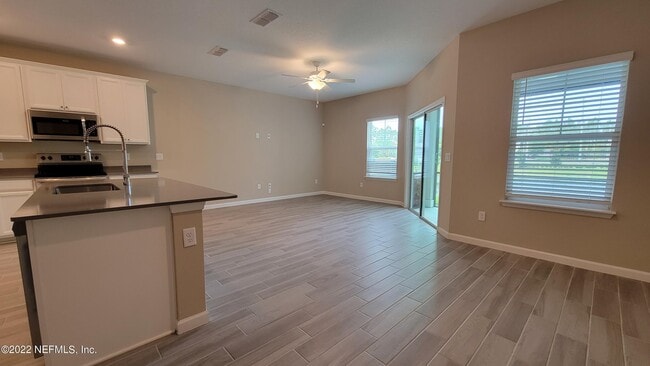 Building Photo - 12880 Josslyn Ln