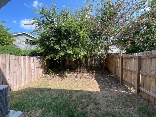 Building Photo - Townhome for rent