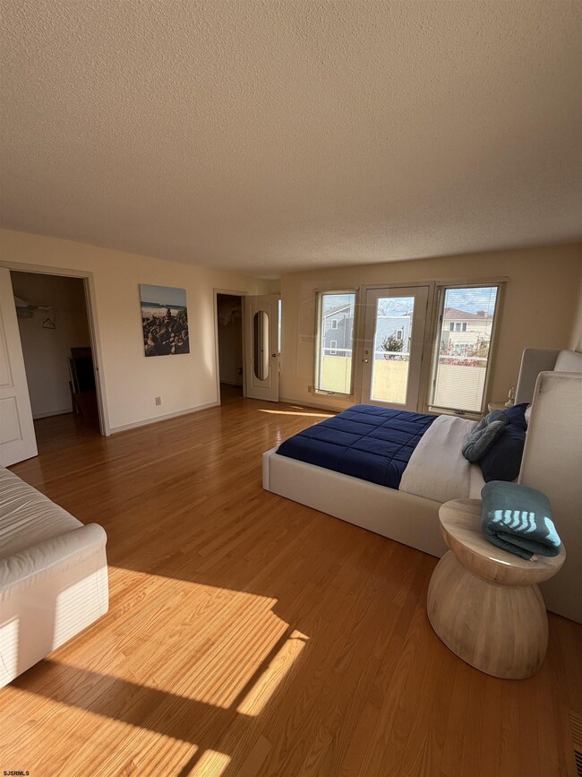 Building Photo - 33 Seaside Ct