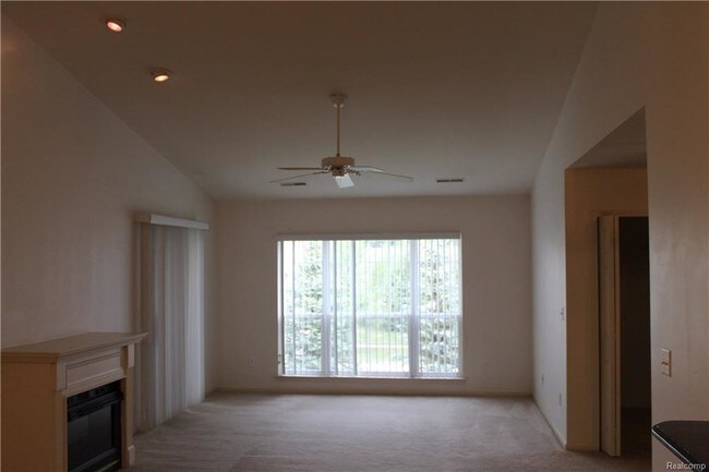 Building Photo - 16695 Carriage Way