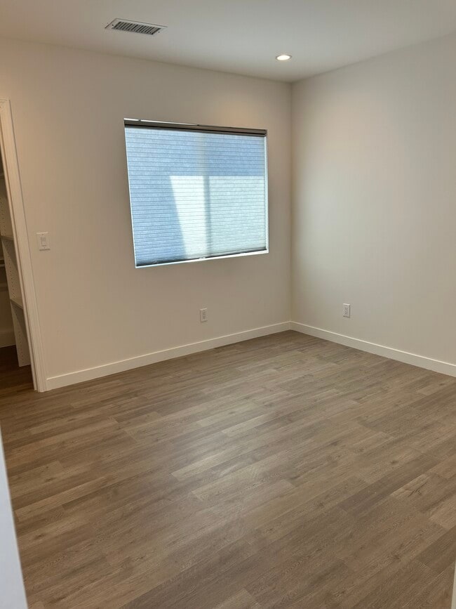 bedroom 2 - 17141 Sherman Way