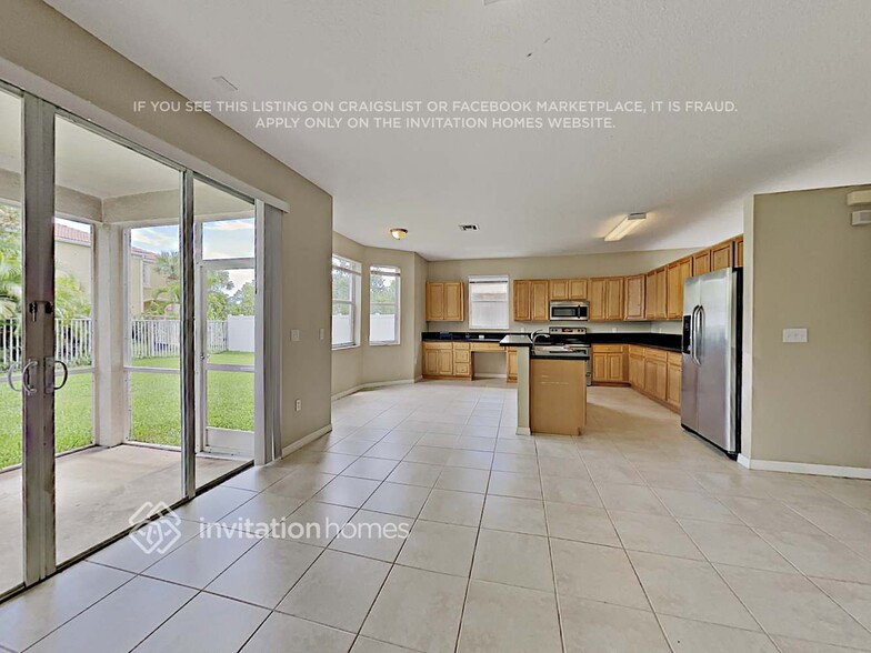 Building Photo - 1565 Fiddlewood Ct