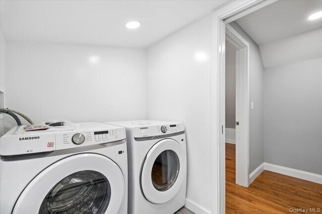 Building Photo - 66 Secor Rd