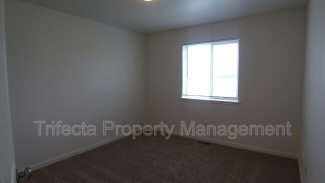 Building Photo - 6600 Painted Rock Trl