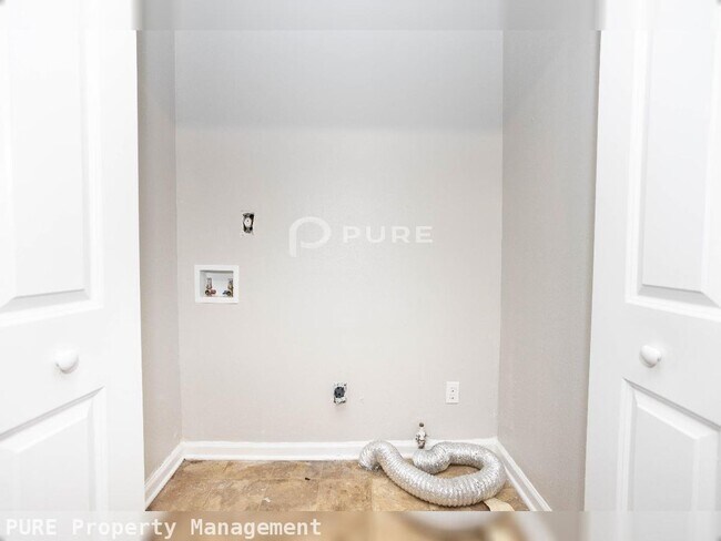 Building Photo - Price Drop Alert!  Fall Rental Specials Av...