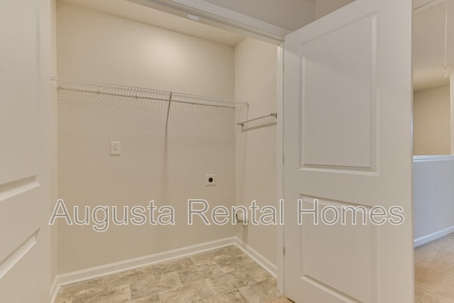 Building Photo - 818 Quaint Parish Cir