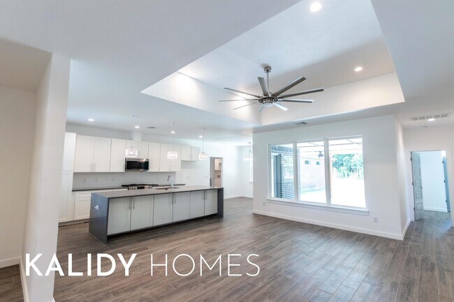 Building Photo - 1679 Kalidy Dr