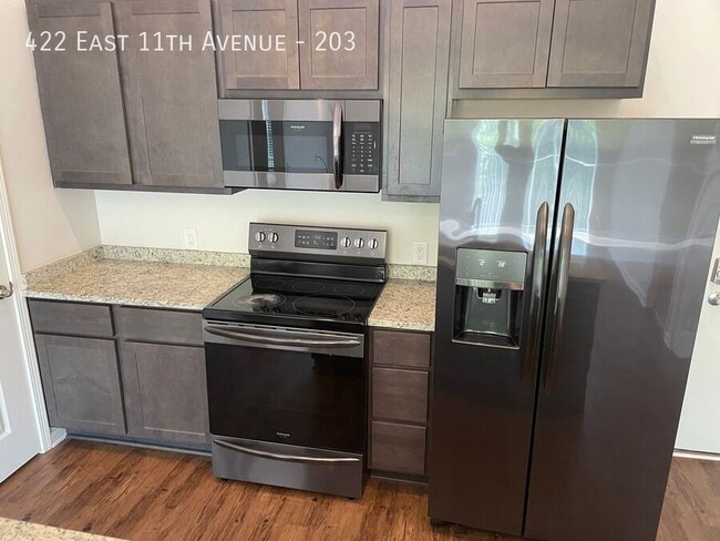 Building Photo - 422 E 11th Ave