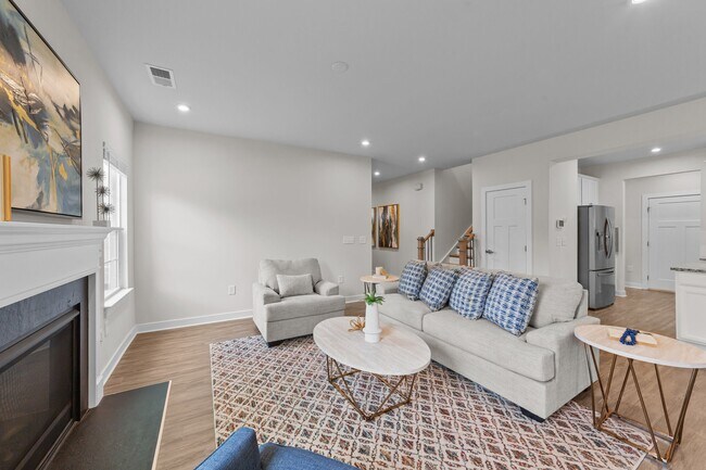 Building Photo - 3700 Horton Hill Dr