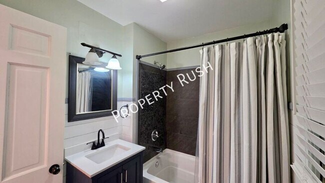 Building Photo - 3229 Westonia Dr