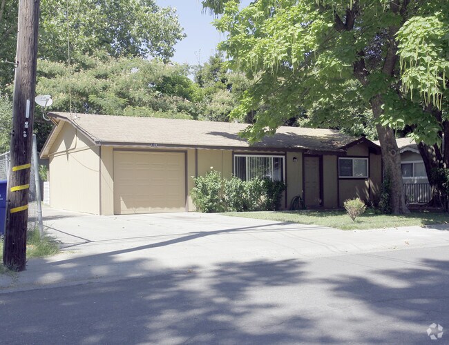 Building Photo - 1129-1139 Azusa St