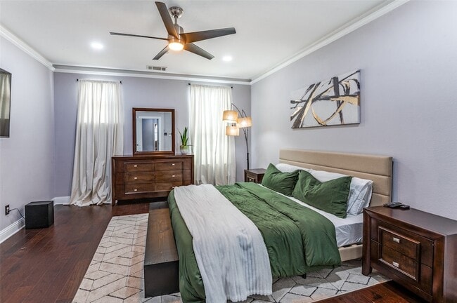 Building Photo - 5707 Headquarters Dr