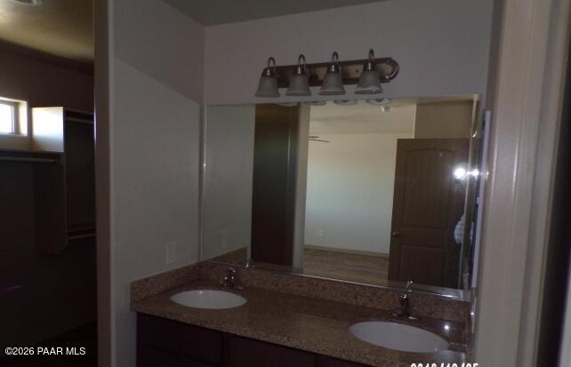 Building Photo - 2924 N Yavapai Rd E