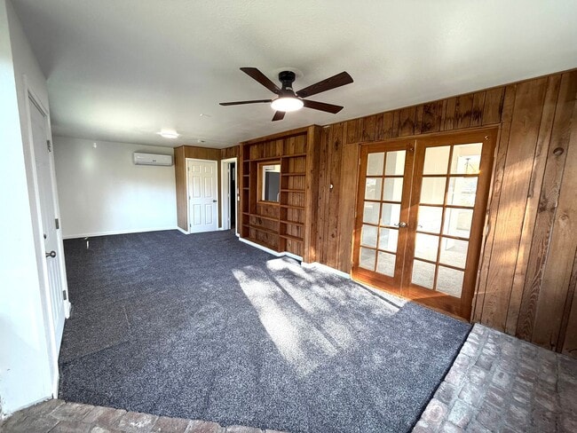 Building Photo - 1431 Johnston Ave