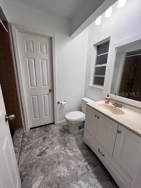 Building Photo - 724 Fortuna Dr