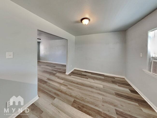 Building Photo - 1735 Arlington Dr