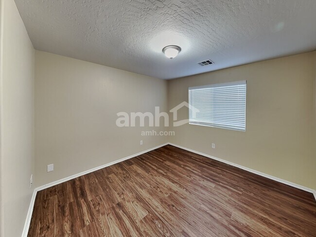 Building Photo - 14954 W Charter Oak Rd