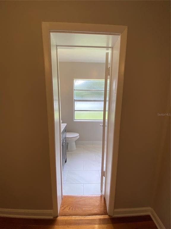 Building Photo - 1044 N Bumby Ave