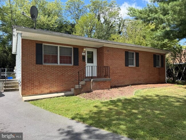 Building Photo - 23 Montague Cir