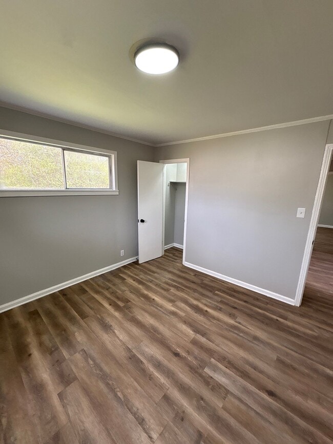 Building Photo - 1110 S Washington Ave