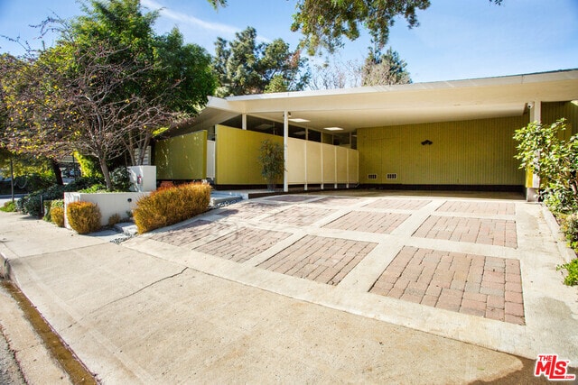 Building Photo - 7561 Lolina Ln