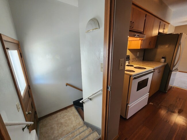 Building Photo - 506 Kimball Ave