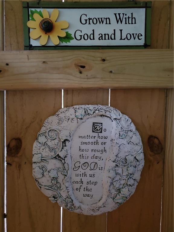 Building Photo - 2473 Woodacres Rd NE