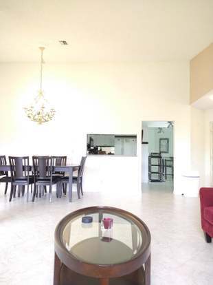 Building Photo - 5475 Verona Dr