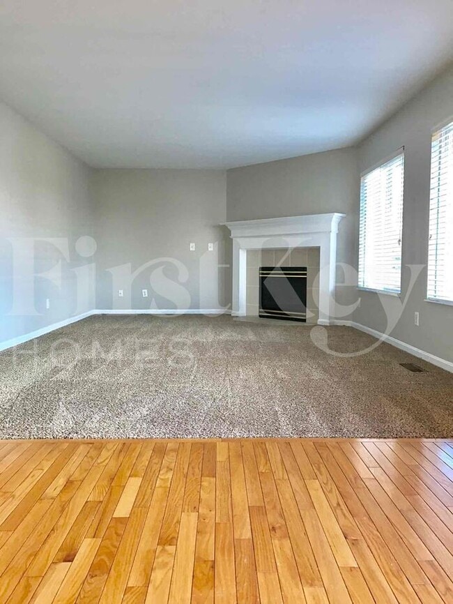 Building Photo - 6176 Fox Run Ln