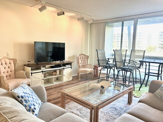 Building Photo - 2026 BEACH RENTAL- 2/2 Condo WITH PRIVATE ENTRY - BEACH PLACE - STEPS THE BEACH!!