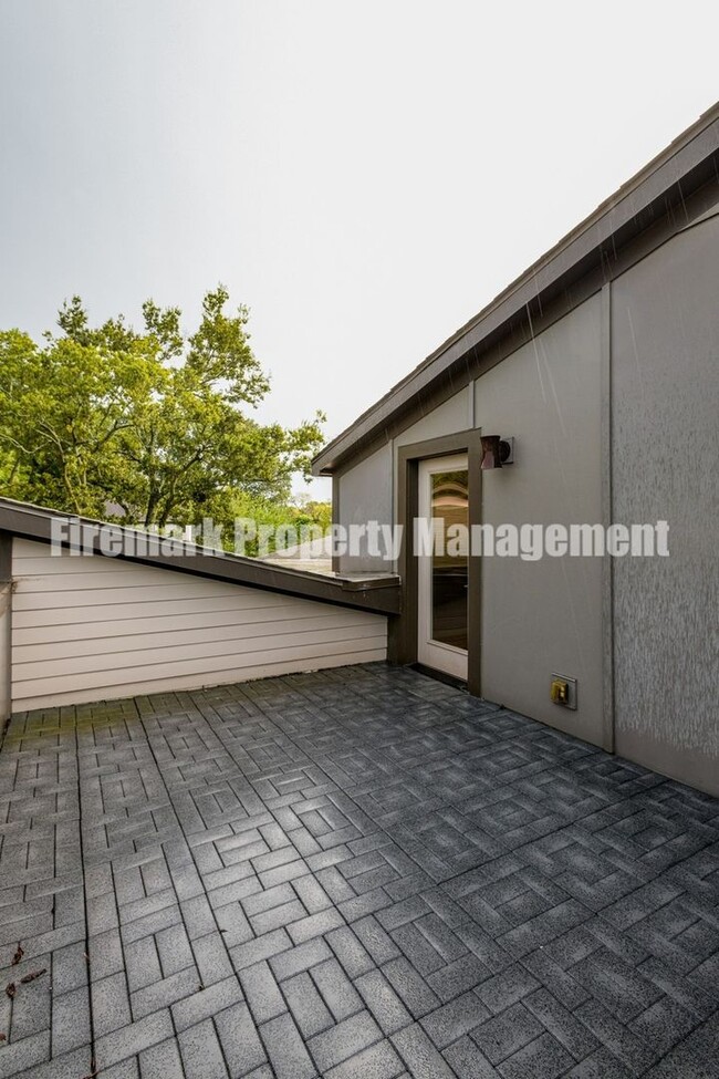 Building Photo - Modern 3 bedroom Home in East Nashville!!