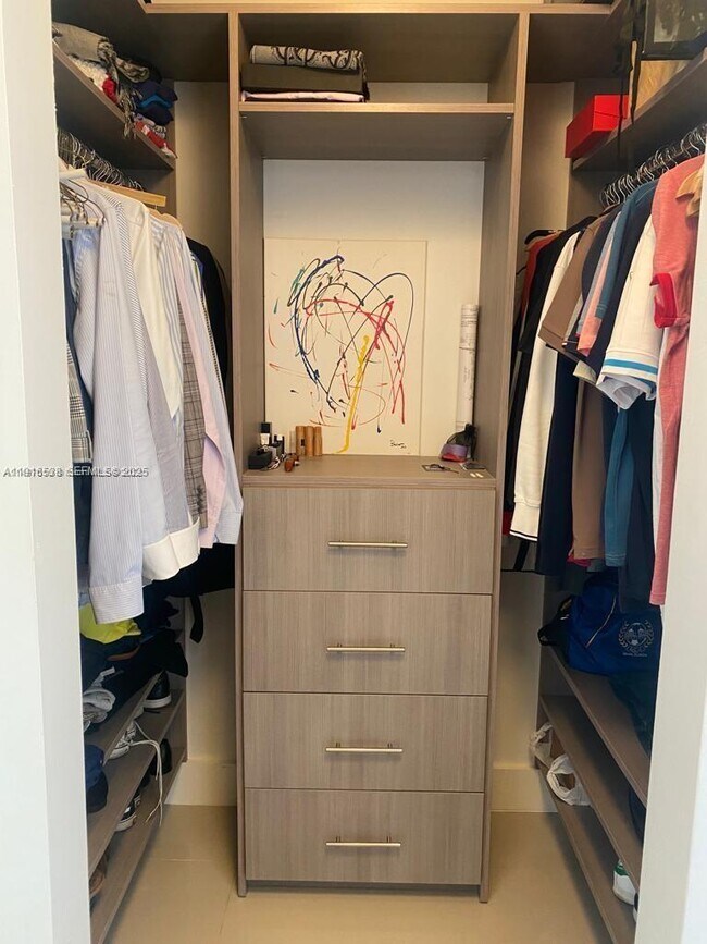 Building Photo - 5261 SW 154th Pl