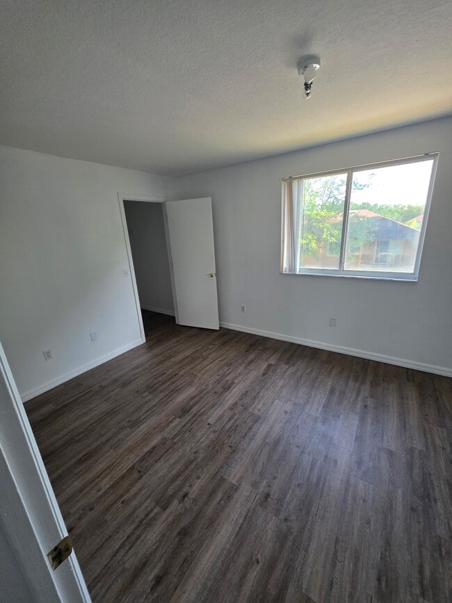 Building Photo - ICW-701 Caribbean Dr.