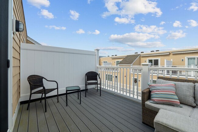 Building Photo - 128 Ashworth Ave