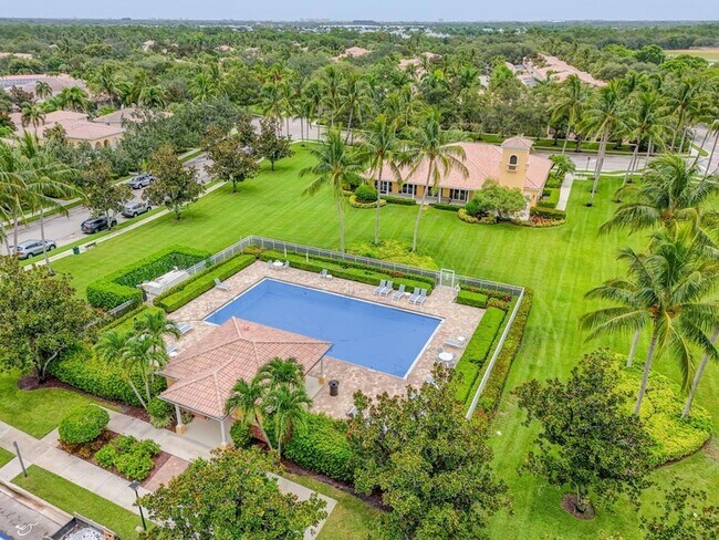 Building Photo - 121 Savona Dr