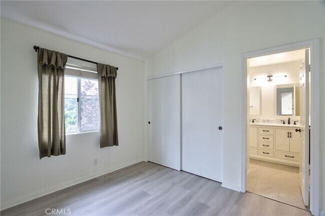 Building Photo - 24055 Golden Pheasant Ln