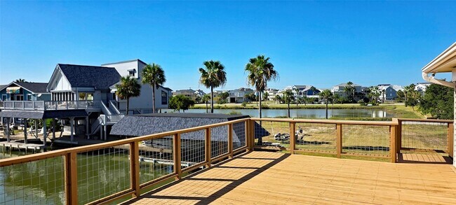 Building Photo - 1702 Castaway St