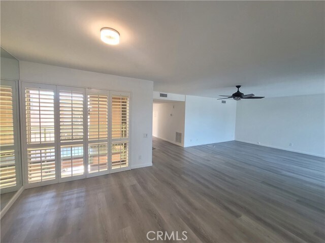 Building Photo - 5301 Balboa Blvd