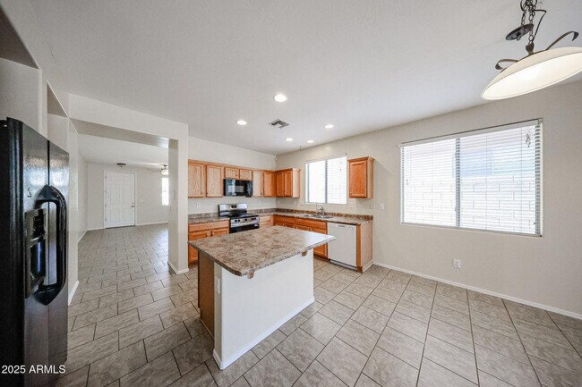 Building Photo - 43337 N Heavenly Way