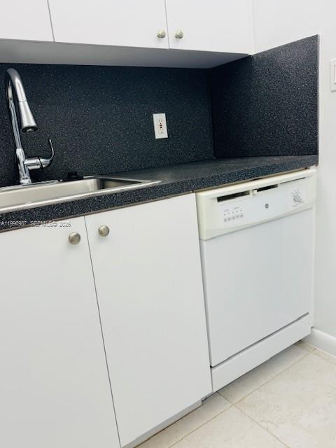 Building Photo - 2425 NE 135th St