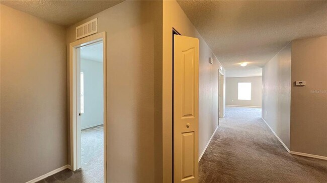 Building Photo - 13609 Laranja St