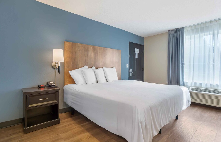 Building Photo - Furnished Studio-Miami - Airport - Blue Lagoon