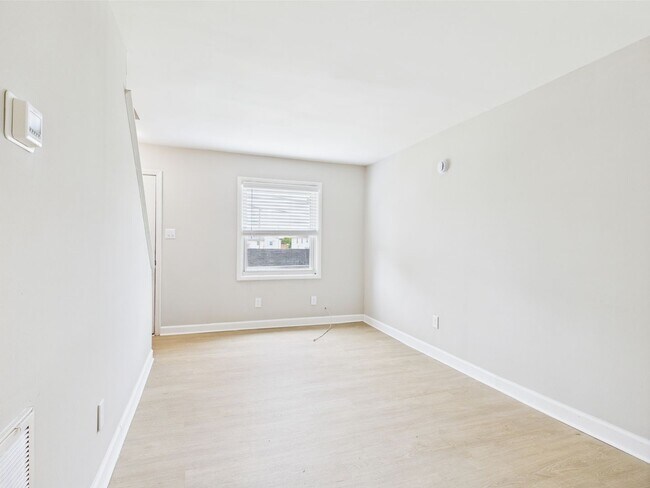Interior Photo - 27th Townhomes